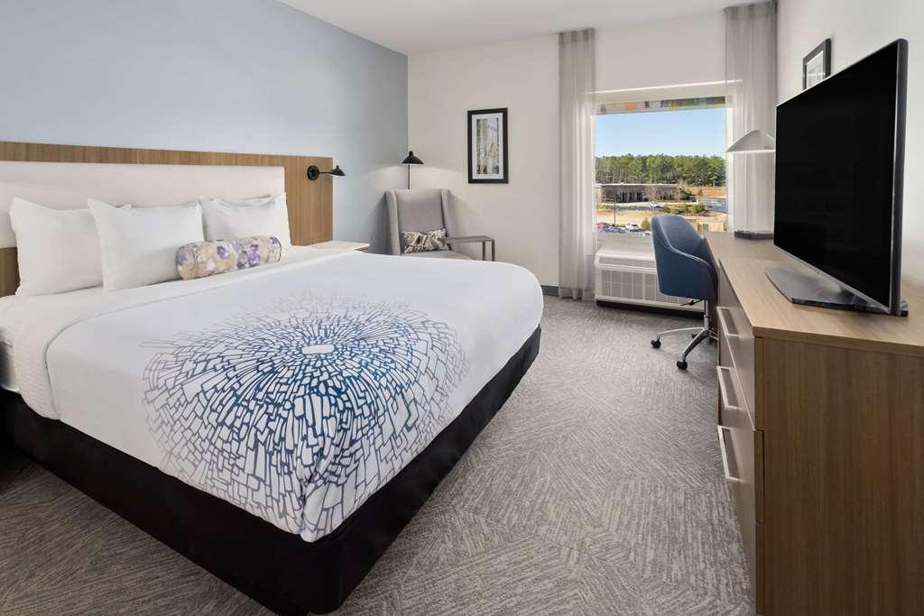 La Quinta Inn & Suites By Wyndham Локуст-Гров Номер фото