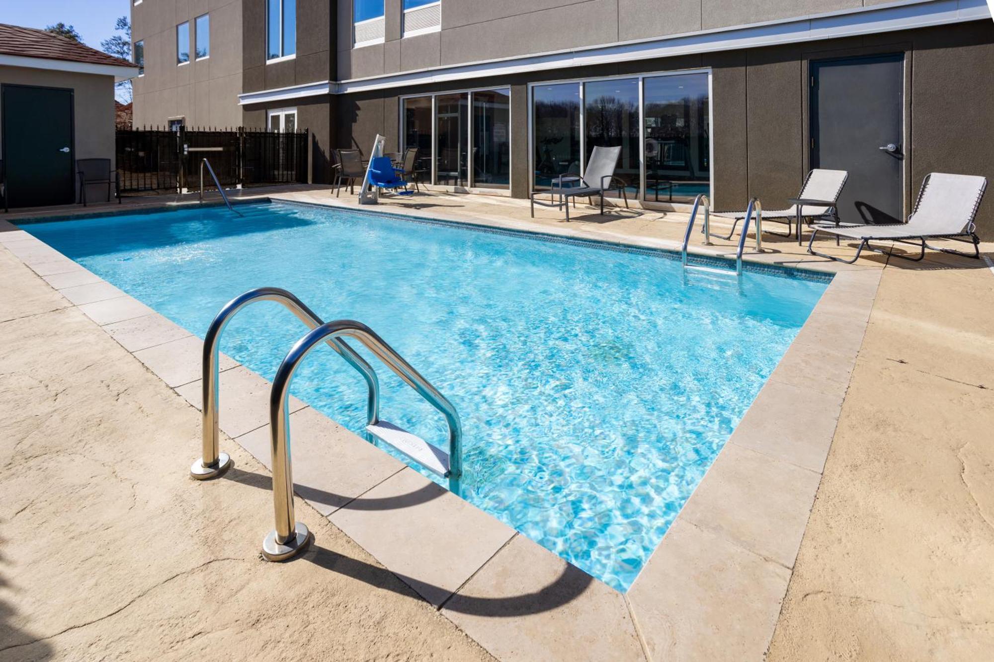 La Quinta Inn & Suites By Wyndham Локуст-Гров Экстерьер фото